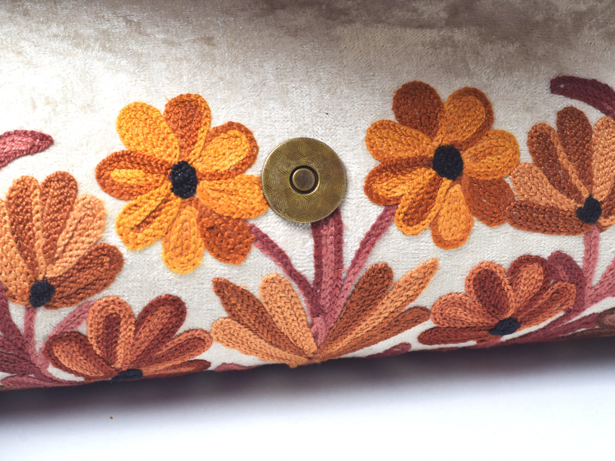 Gulnaar Embroidered Wristlet